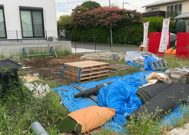 【構造・工法・仕様】 | 木造住宅とは土台、壁、柱など建築物の強度を支える構造体の材に木が使用されている構造を指します。構造体は建物の自重を支えるだけではなく風圧や水圧、積裁荷重などあらゆる衝撃に耐えるための基礎です。