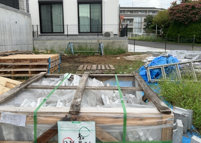 【外観】 | 物件の詳細については、現地を見てわかること以外に、役所や法務局などで調べないとわからないことがあります。そのため、現地に行く場合は、もしこの物件を買ったらどのような生活ができるかをイメージしましょう。