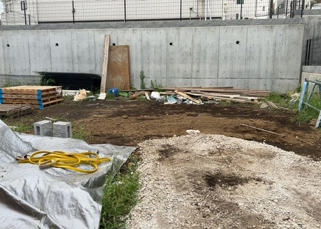 【玄関】 | 玄関は、狭すぎると複数人で使いにくく、広すぎても無駄な空間になりがちです。最低2畳を目安にして、家の広さとの兼ね合いや家族の人数を考慮して決めるとよいでしょう。現地を見学して快適な玄関を選びましょう！