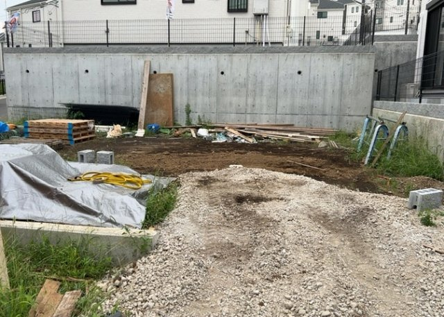 【玄関】 | 玄関ポーチにおいて最も重視すべきと言っても良いのが広さです。適切な広さの玄関ポーチでないと外見的なバランスは崩れてしまいますし、何より使いにくくなってしまいますので、現地で実際に下見をしてみましょう！