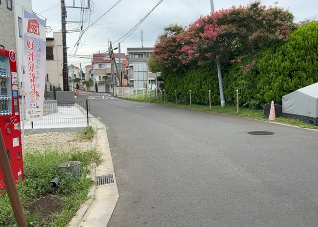 【展望】 | 桜や紅葉の名所に出かける人は多いと思いますが、家にいながら季節の移ろいを感じる生活を送りませんか？リビングや窓から見える景色が生活を彩るワンポイントに！現地から見える景色を堪能してみては如何でしょう。