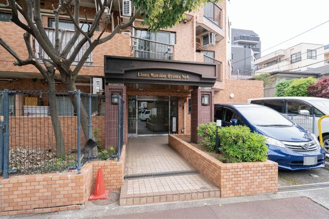 ライオンズマンション大山第６のエントランス