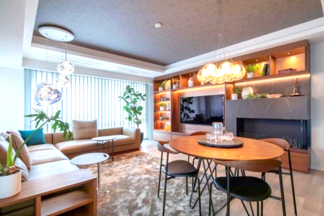 グラン レ・ジェイド白壁 月露ノ邸の居間・リビング|ホテルライクなLD空間演出します。