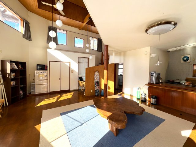 伯耆町小林　中古別荘（アイノピア別荘）の居間・リビング