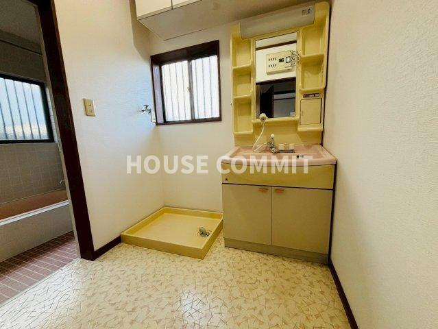 七栄　中古戸建の独立洗面台