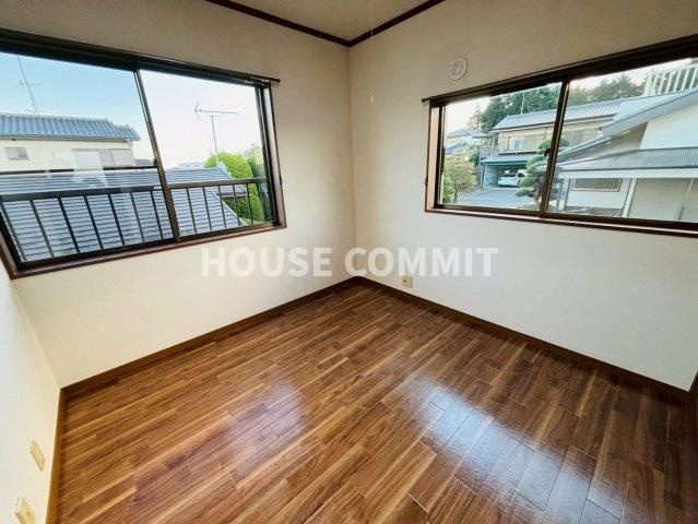 七栄　中古戸建の洋室