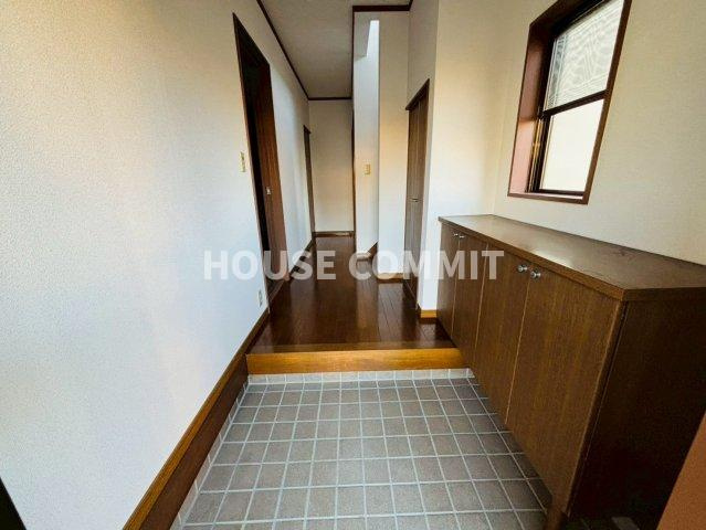 七栄　中古戸建の玄関