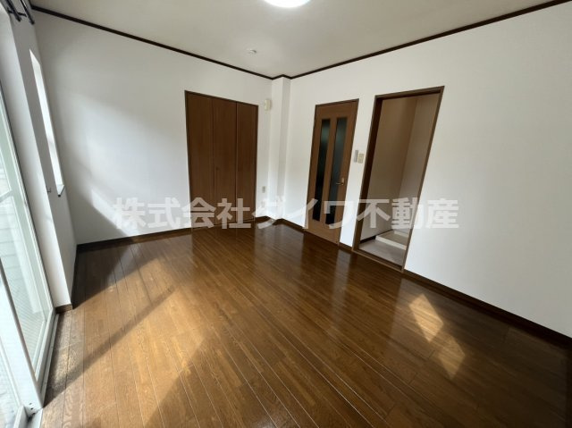 アーバンフロントの洋室