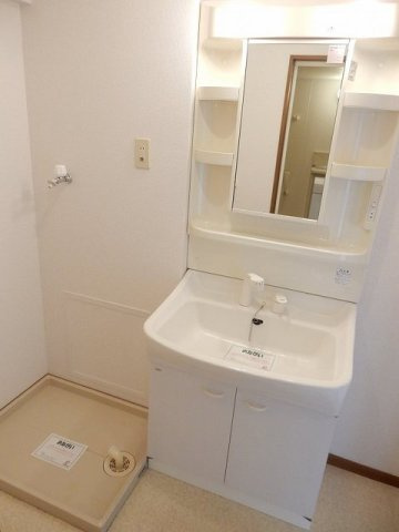 アンソレイエ　アオキの洗面所