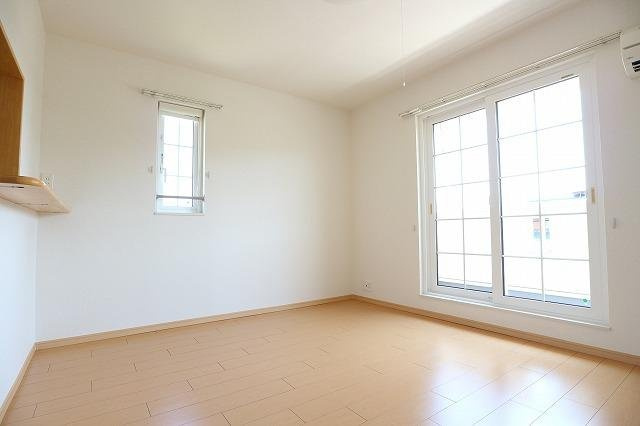 ロイヤルメゾン・アイの居間・リビング