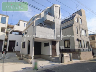 【外観】 | 南行徳10分　小学校8分　中学校6分　福栄　4号棟 | 販売現地
カジュアルな外観です♪