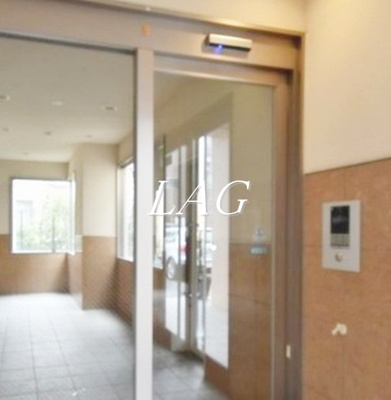 【エントランス】 | リア・コンフォート | エントランスです。