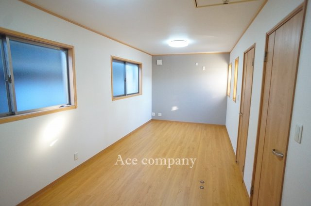 【子供部屋】 | 八尾市上尾町2丁目 | 【2階：洋室9.5帖】現況2ドア1ルーム♪間仕切り使用で2部屋に分割できます♪