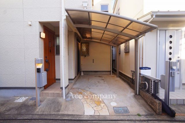 【駐車場】 | 八尾市上尾町2丁目 | 駐車スペース、カーポート付きです☆