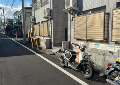 【外観】 | 八王子ツインシェルマンション | 土地を買う際、住む地域の自治体や福祉の補助制度にも注目してみましょう。子供や老人の医療補助やゴミ出しのルールなど、自治体によってルールに大きな違いがあるため、暮らしやすい土地で判断するとよいでしょう。