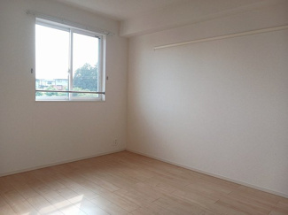 【洋室】 | ヒルトンバイア