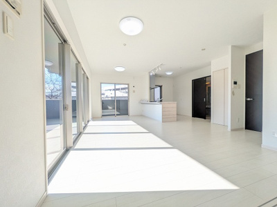 【居間・リビング】 | アースコートディアテラス三ヶ森（C-27）