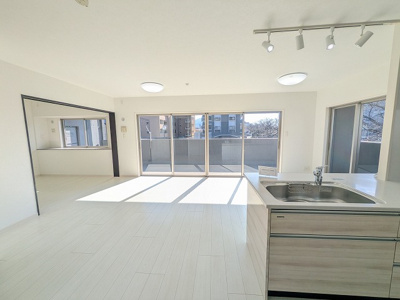 【居間・リビング】 | アースコートディアテラス三ヶ森（C-27）