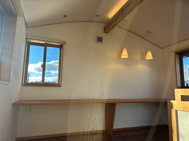 中古戸建・中古住宅　西郷村小田倉　小田倉小学校・西郷第二中学校の洋室|2階カウンター付きスペース！書斎としても使えるスペースですね！