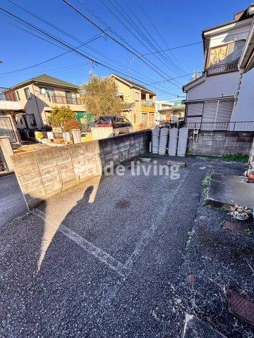 テラスハウスの駐車場