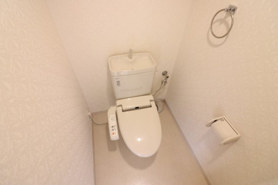 【トイレ】 | アクティコートクリスタル京橋 | 清潔感のあるトイレです