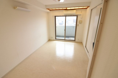 【寝室】 | アクティコートクリスタル京橋 | スタンダードな洋室です