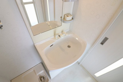 【独立洗面台】 | アクティコートクリスタル京橋 | 使いやすい独立洗面台です