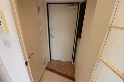 【玄関】 | アクティコートクリスタル京橋 | 明るい玄関です