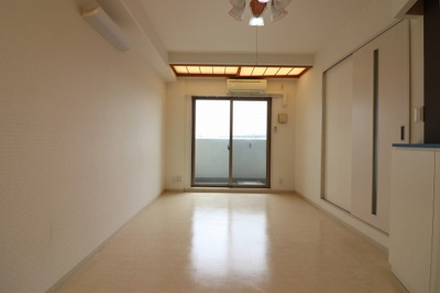 【洋室】 | アクティコートクリスタル京橋 | きれいな洋室です