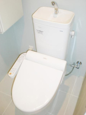 【トイレ】 | ALERO高円寺南 | 温水洗浄便座。