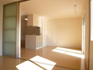 【居間・リビング】 | ヴェルコート　B棟