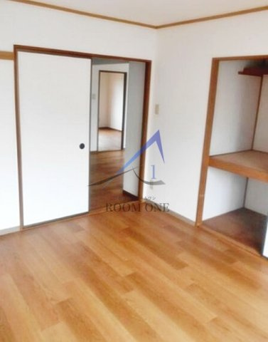 ラルジュ山下の居間・リビング|洋室のお部屋です。