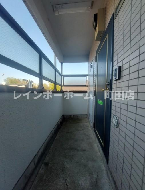 座間市栗原の賃貸マンションのロビー