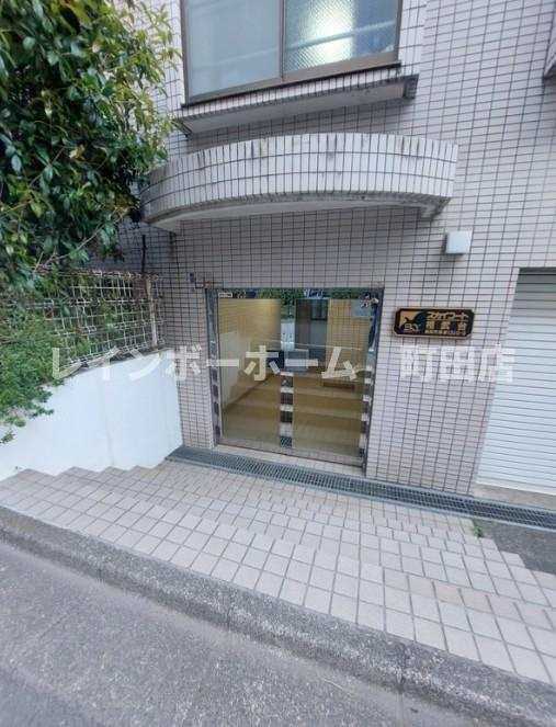 座間市栗原の賃貸マンションのエントランス