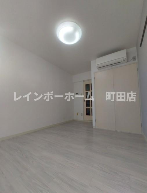 座間市栗原の賃貸マンションの居間・リビング