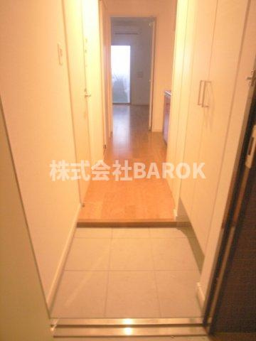 福岡市東区箱崎１丁目の賃貸マンションの玄関