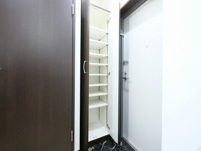 サンロイヤル大阪城北の収納