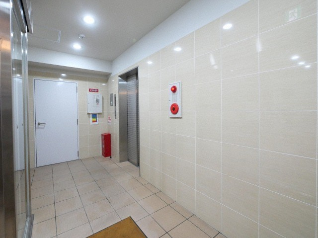 サンロイヤル大阪城北のロビー