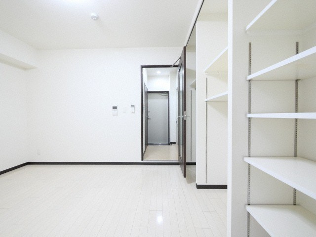 サンロイヤル大阪城北の居間・リビング