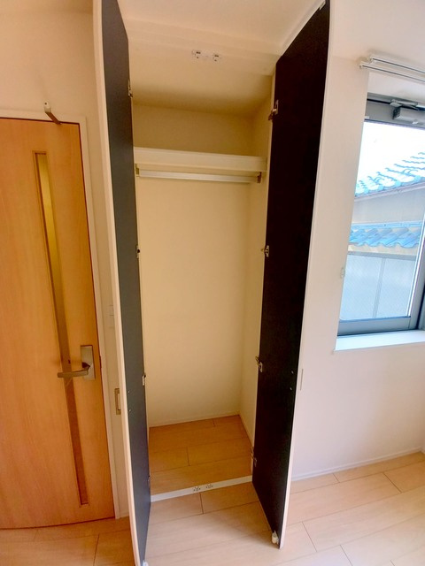 ホワイト　スクエアの居間・リビング|★リビングにも収納有り★