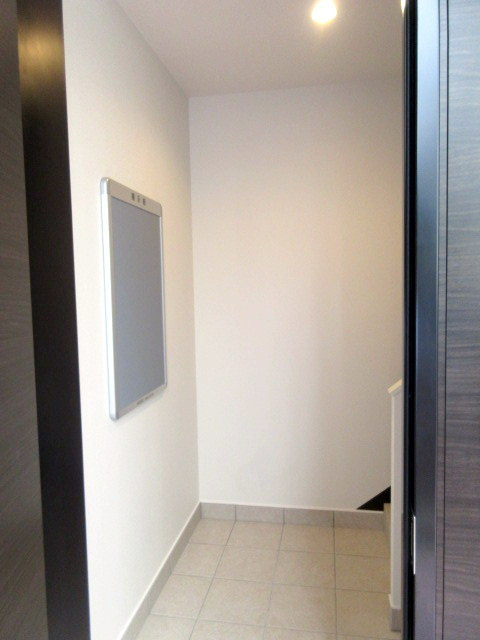 ホワイト　スクエアのロビー|★コンパクトなロビー★