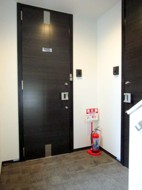 ホワイト　スクエアのその他共用部分|★カーペット敷廊下★