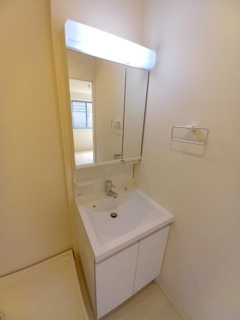 ホワイト　スクエアの洗面所|★キレイな独立洗面台★