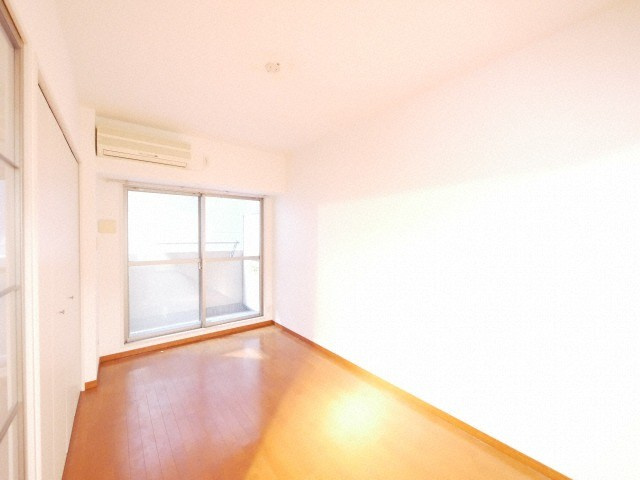 アスリート御堂筋本町の洋室