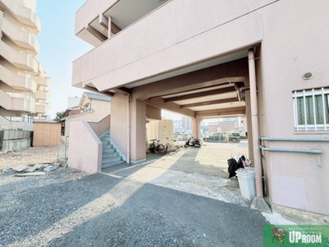 ラトゥール割塚の駐車場