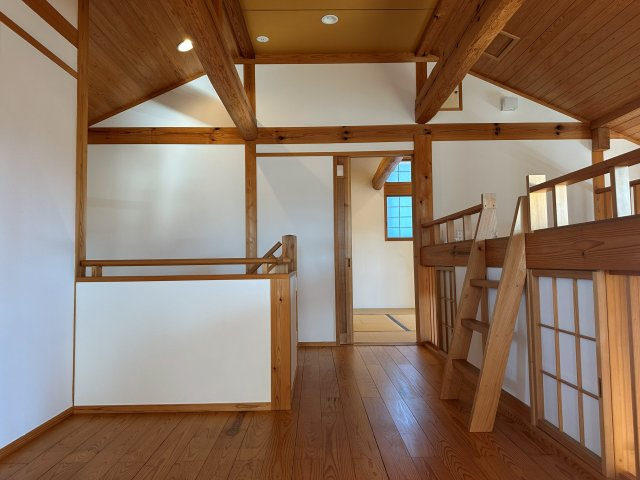 ■想定賃料：600万円/年額■想定利回り：15％　西郷村小田倉の内装|2階ホールは多目的ホールとしても使えます！家全体が温かいのでお子様の遊び場としても使えます！