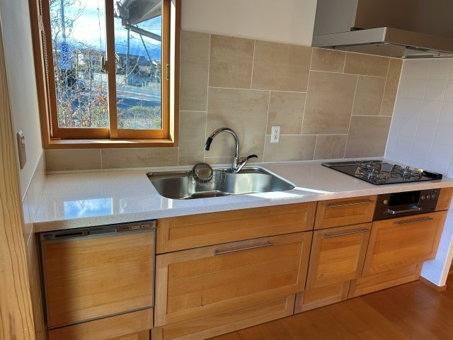 ■想定賃料：600万円/年額■想定利回り：15％　西郷村小田倉のキッチン|食洗機付きのシステムキッチンは片付け時間の短縮♪共働き世帯の強い味方！