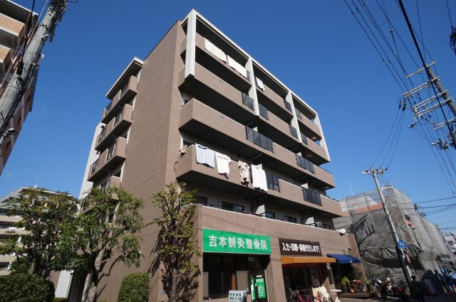 メゾンドール宝塚の外観