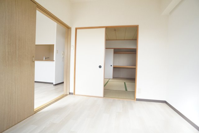 メゾンドール宝塚の居間・リビング