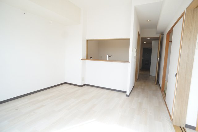 メゾンドール宝塚の居間・リビング